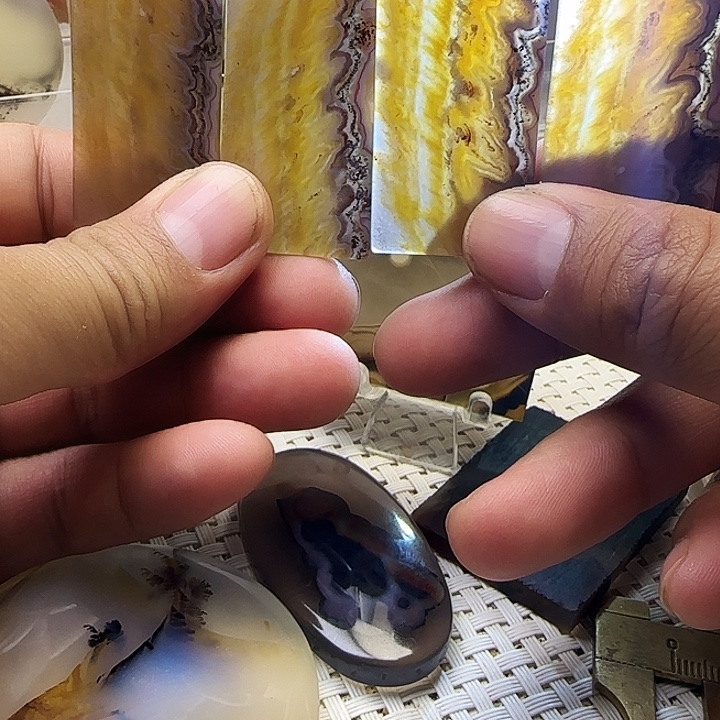 玛瑙/玉髓未镶嵌珠宝奇石