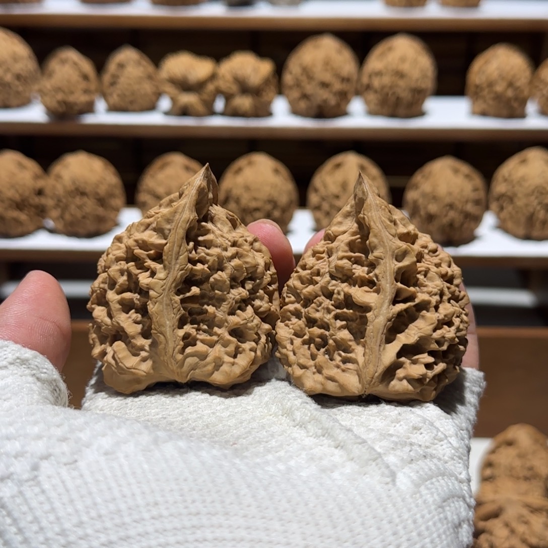 裹***调文玩核桃吊坠官帽半壁