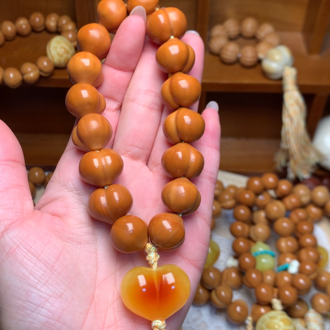 把件猴头核桃17玻璃底屁桃手持爱心