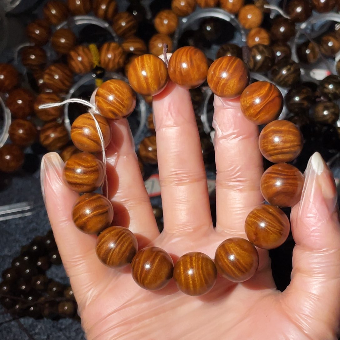 金丝楠手串/手链小*帅，。。？