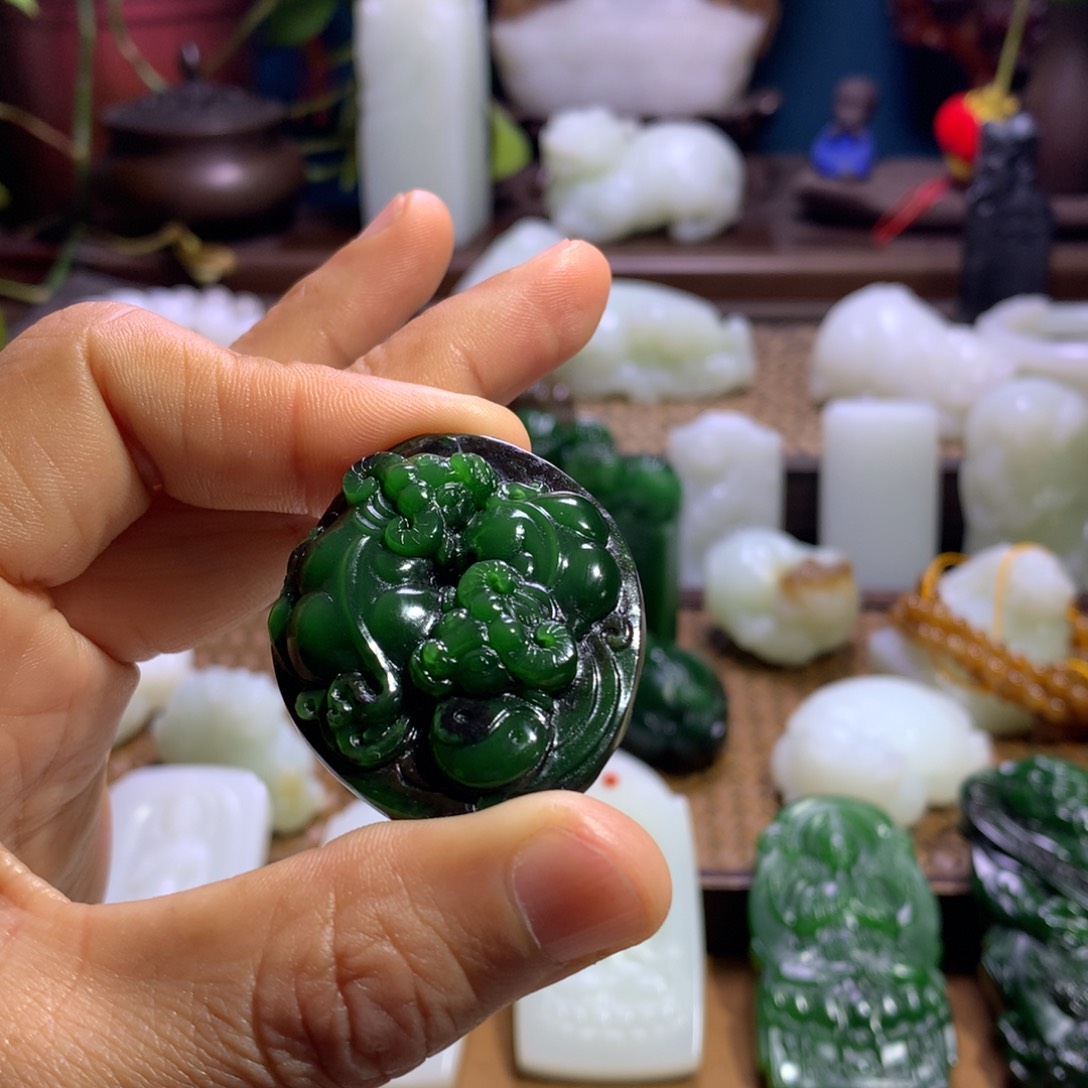 和田玉颈饰未镶嵌