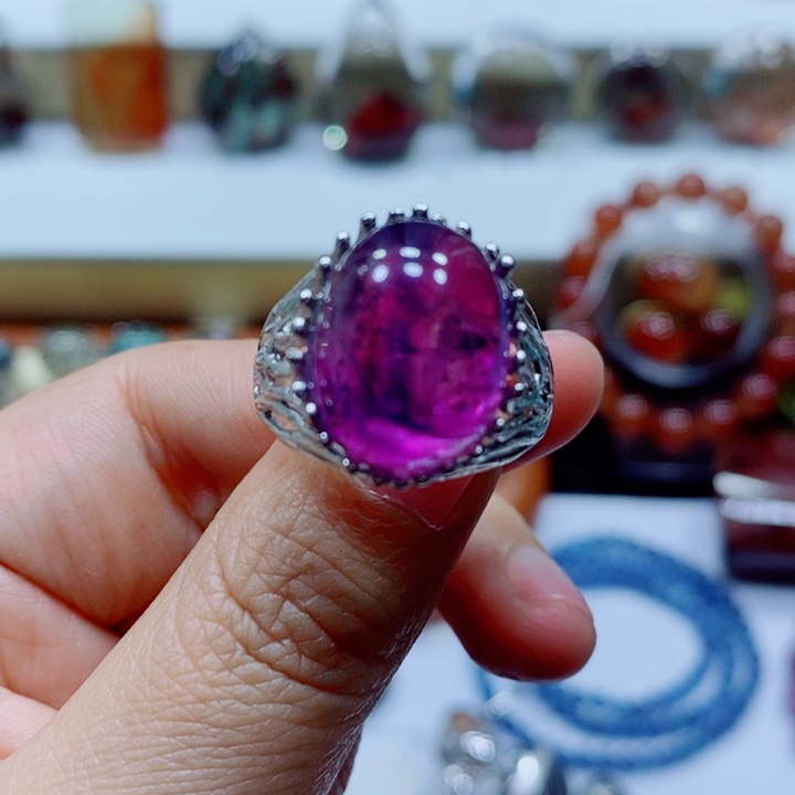 水晶颈饰未镶嵌一**达水晶