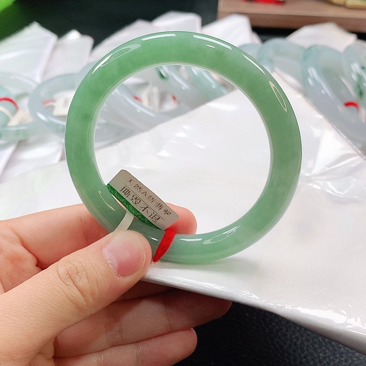 未镶嵌手镯翡翠缅甸天然翡翠手镯