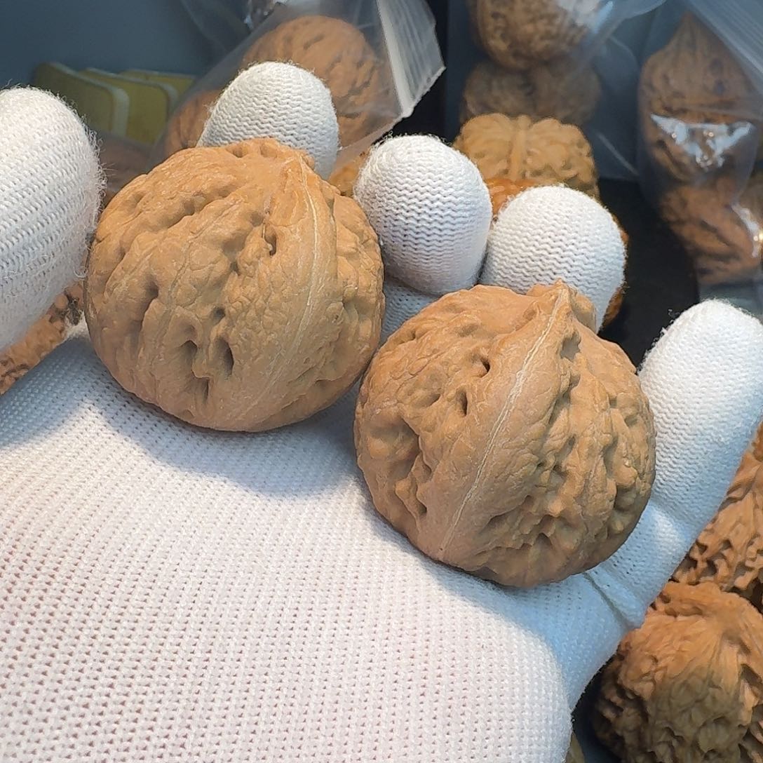 大***鹰吊坠文玩核桃霸王龙