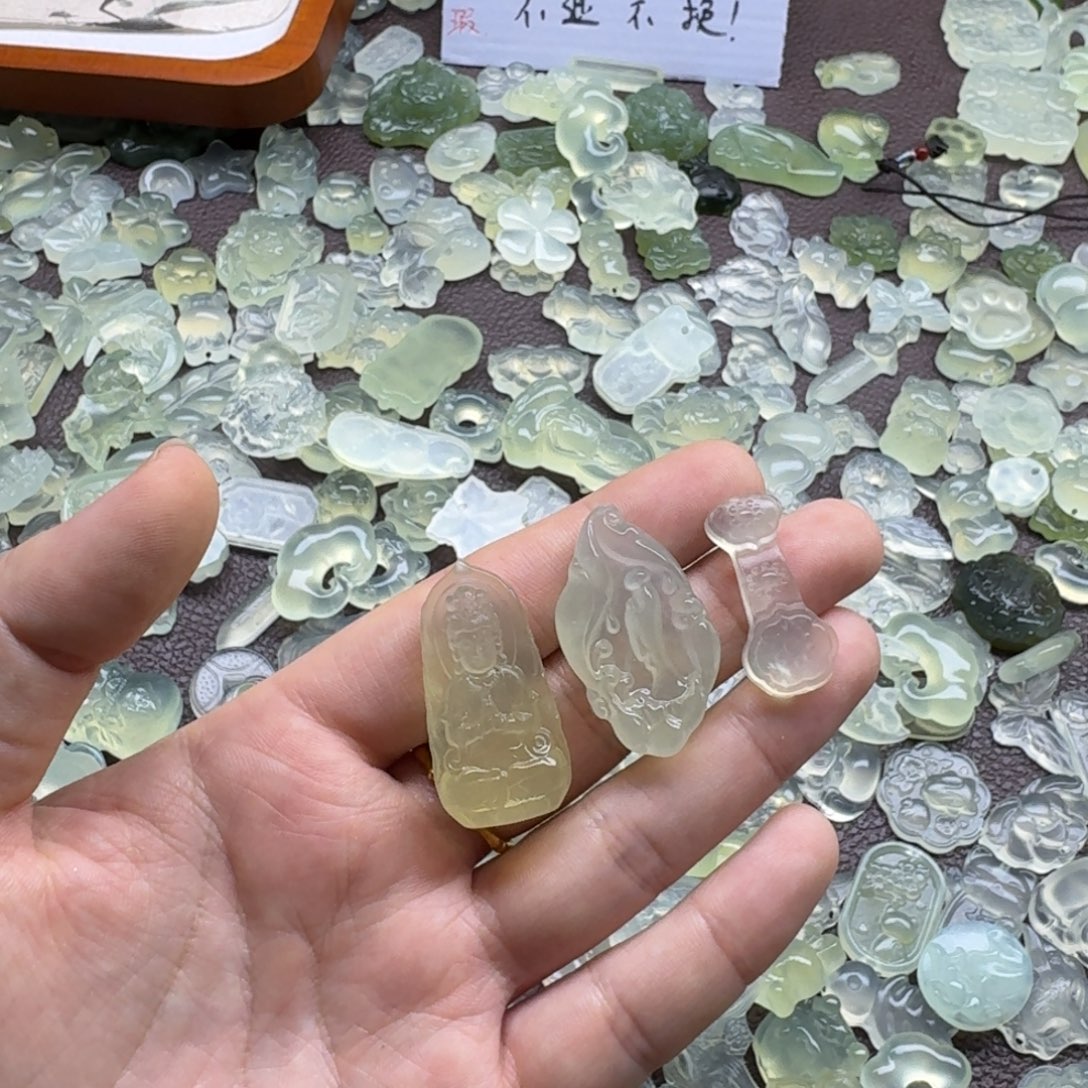 银***子蛇纹石玉合金颈饰
