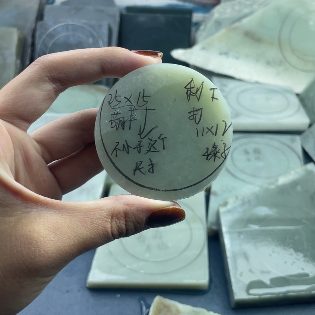 欢***马和田玉未镶嵌手镯葫芦