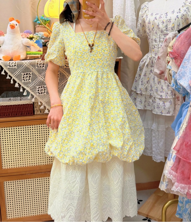 精品尾货泡泡袖碎花印花方领连衣裙高腰长裙夏季复古甜美显瘦