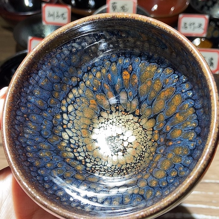 茶盏何定欣空谷幽兰