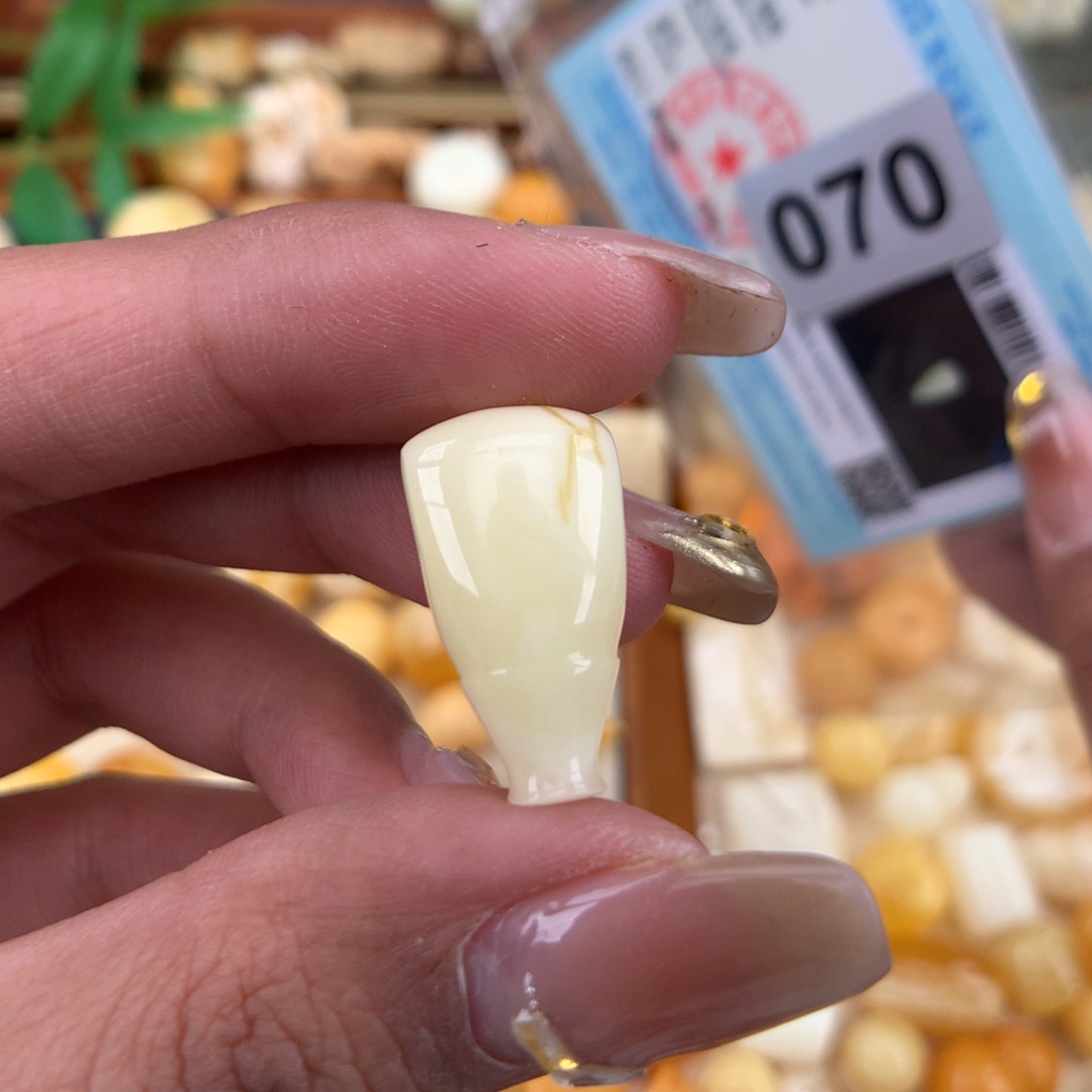 琥珀珠宝奇石未镶嵌12.1