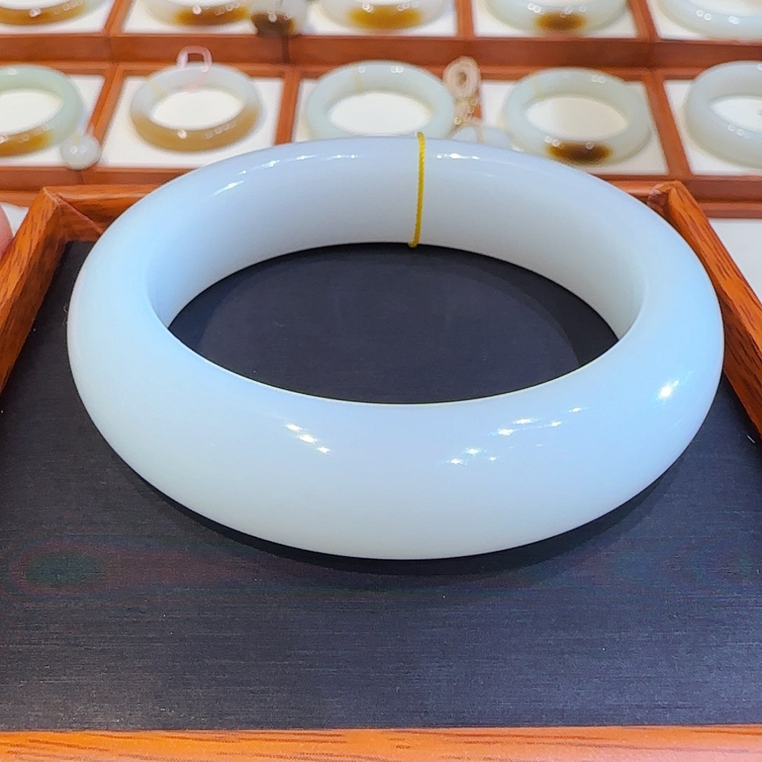 和田玉手镯未镶嵌新疆小轮胎羊脂白玉55 56