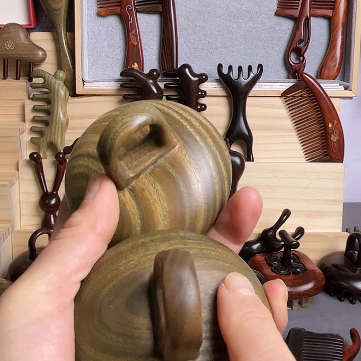 红酸枝木类绿檀木羊角梳子