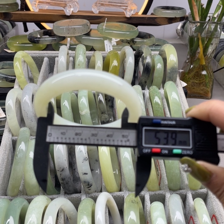 蛇纹石玉手镯未镶嵌89