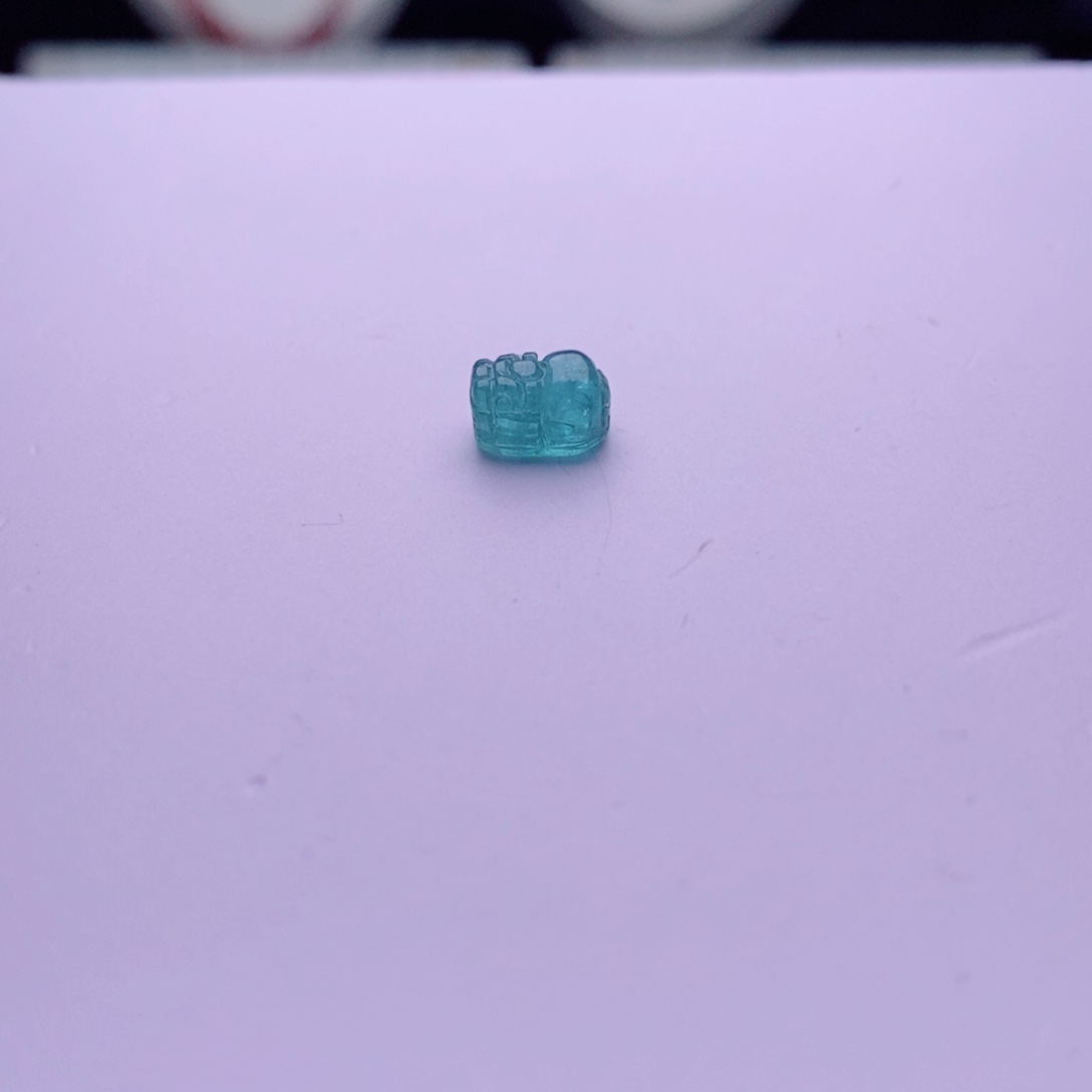 未镶嵌单颗貔貅m碧玺