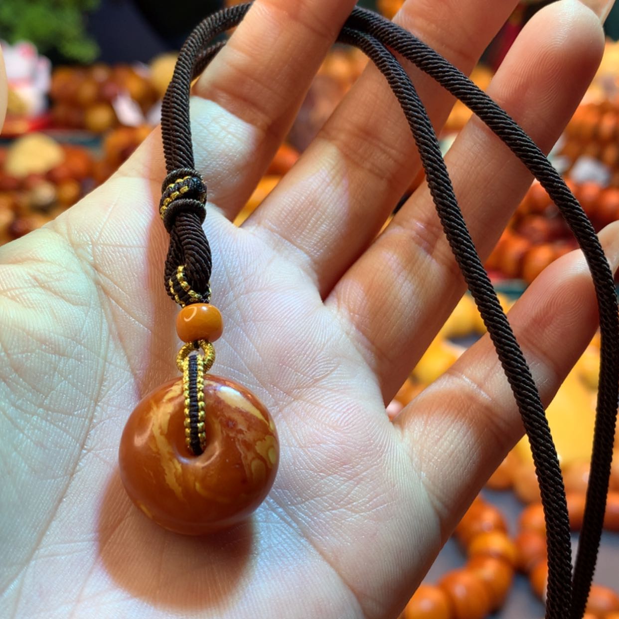 【闪购商品】蜜蜡吊坠(赠链)未镶嵌