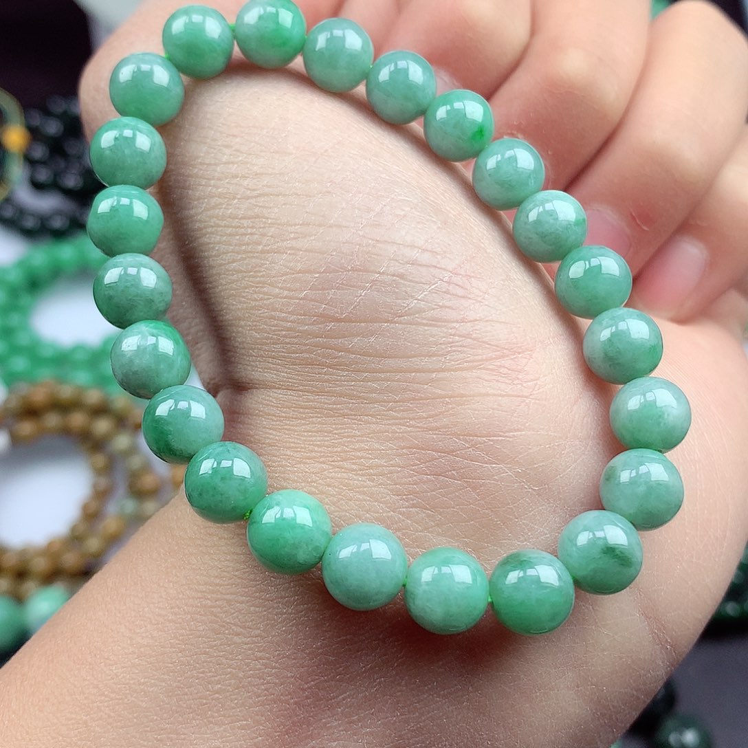 翡翠颈饰未镶嵌手串