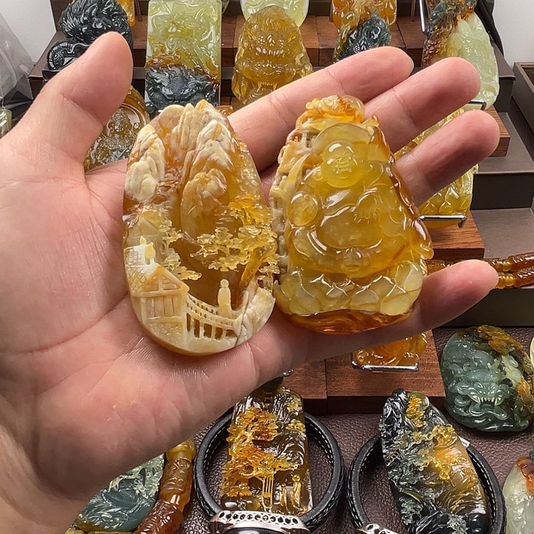 人***股蛇纹石玉未镶嵌颈饰