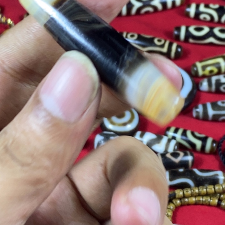 只买单纯的吊坠，没带链子，属的性质。