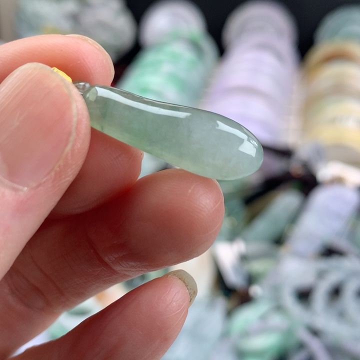 翡翠颈饰18K金镶嵌吊坠