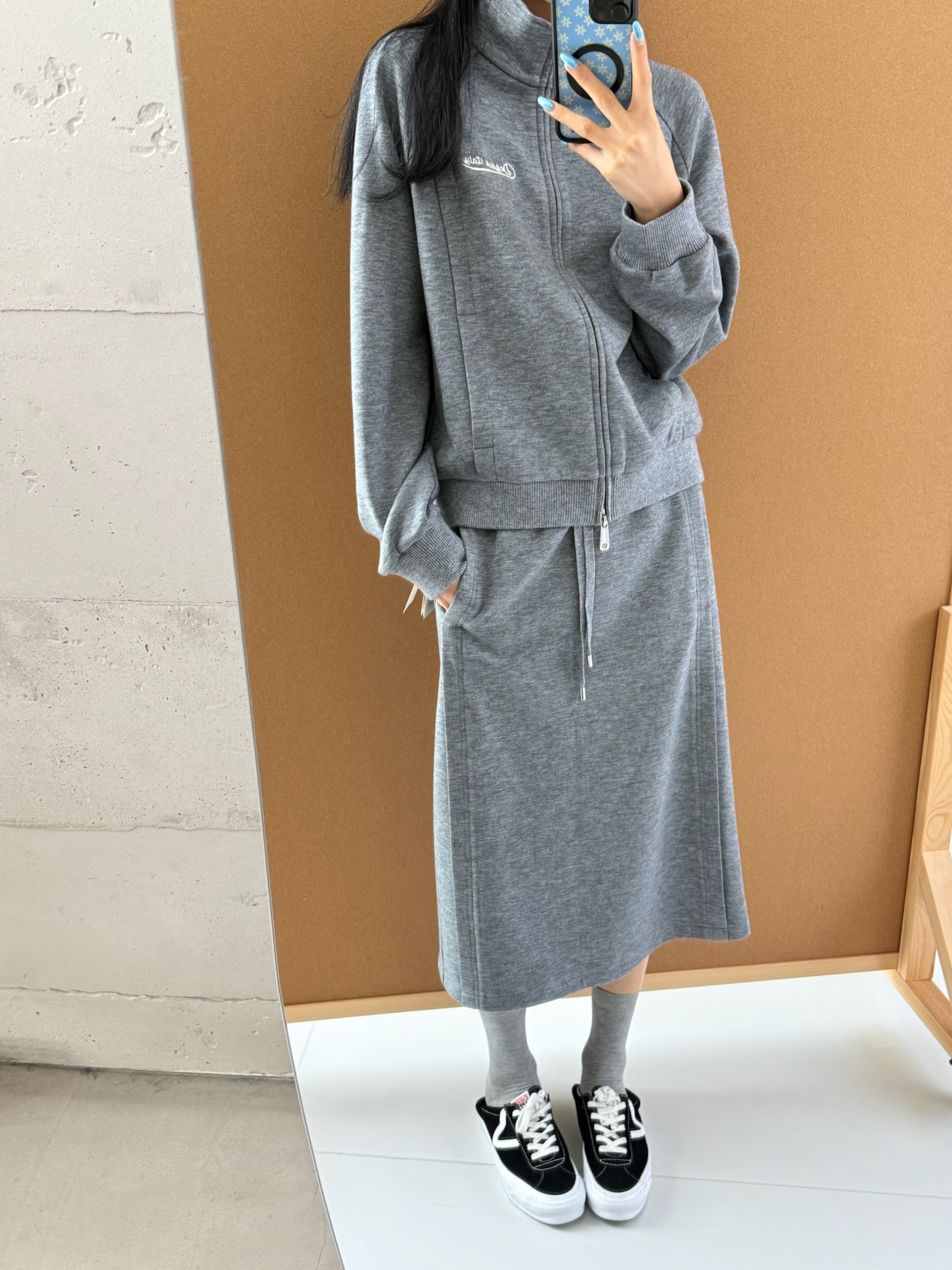 DEG 25秋冬 70915 立领防风女保暖运动外套休闲山系休闲风