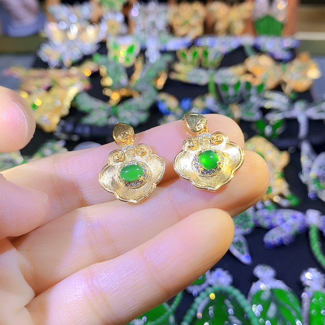 吊坠(不含链)银S925镶嵌翡翠多样性发其一