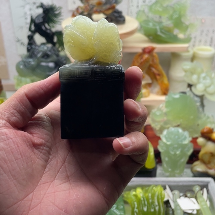 蛇纹石玉未镶嵌四大名玉印章