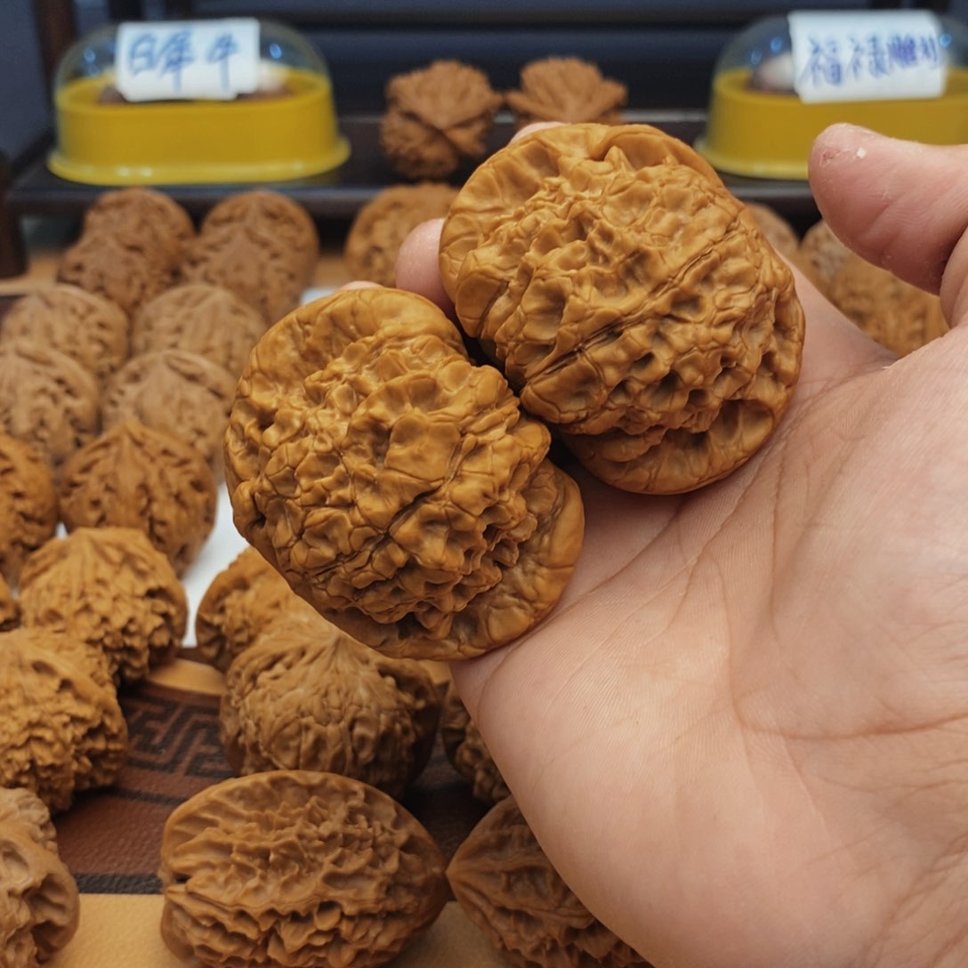 文玩核桃把件57龙鼎