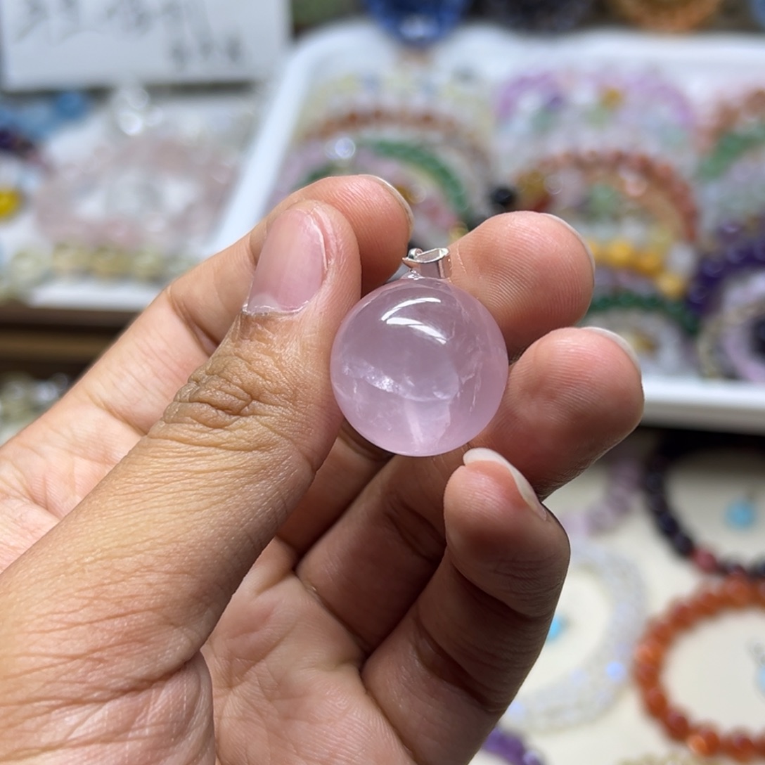 S***a水晶手链未镶嵌20咪粉水晶吊坠