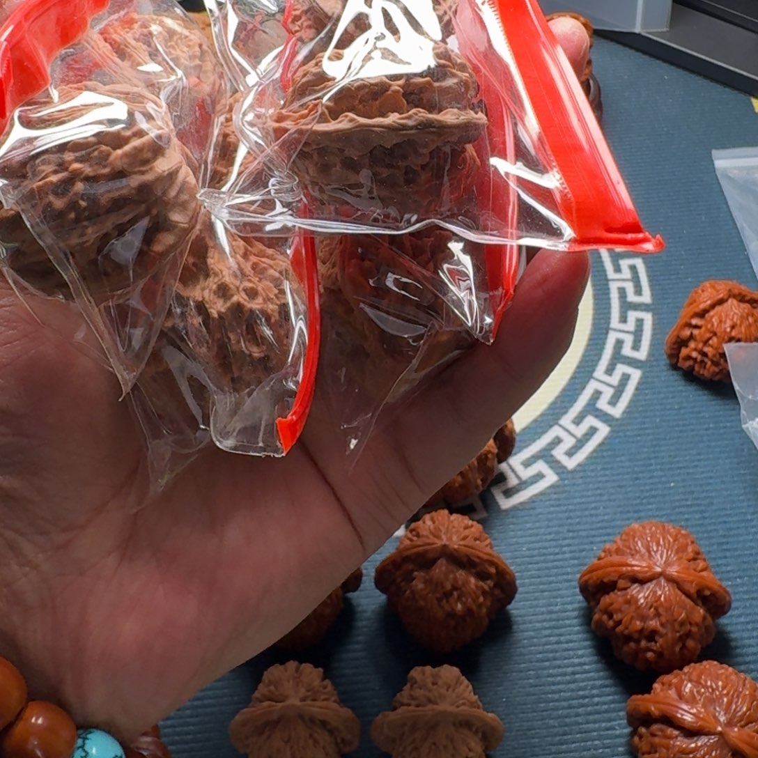 大叶紫檀（黑酸枝木类）