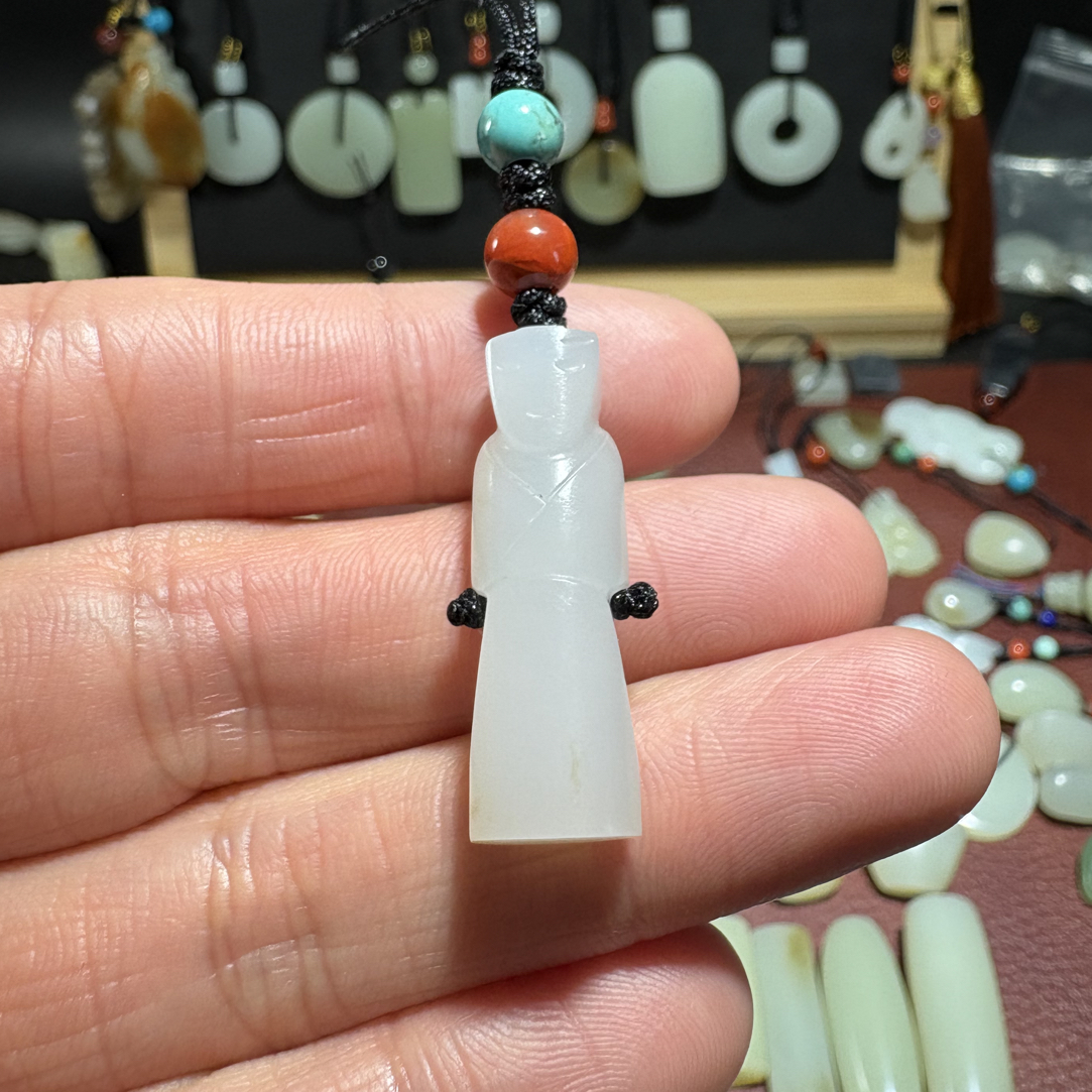 红红玉石翁仲吊坠挂件
