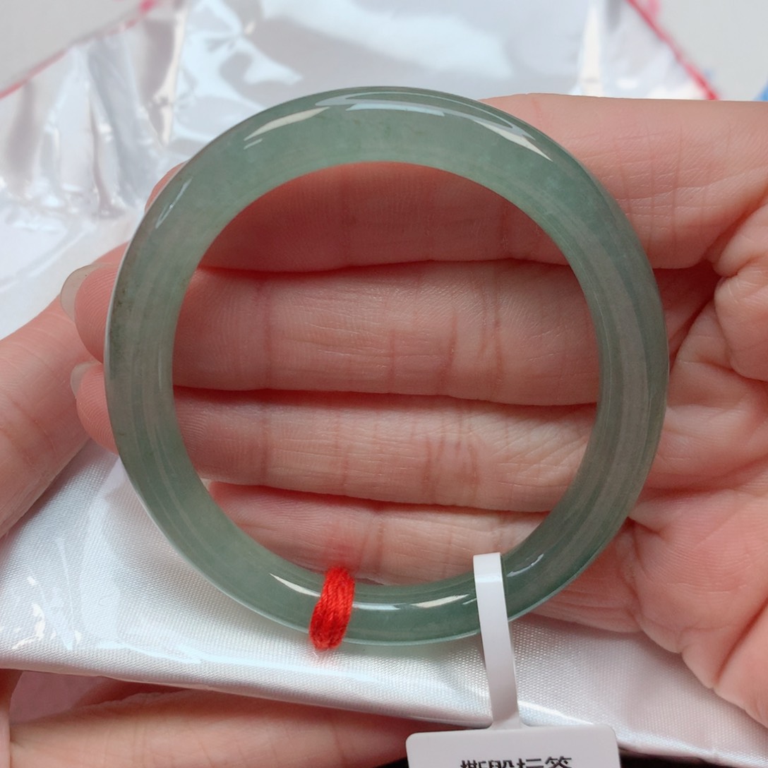 翡翠手镯未镶嵌53贵妃 冰湖水绿