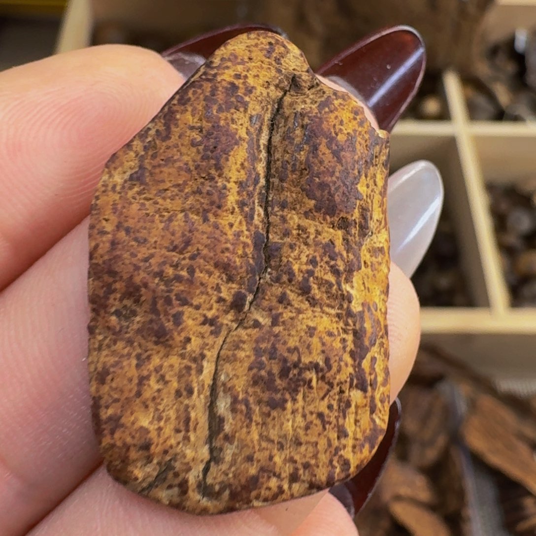 沉香吊坠红土红土