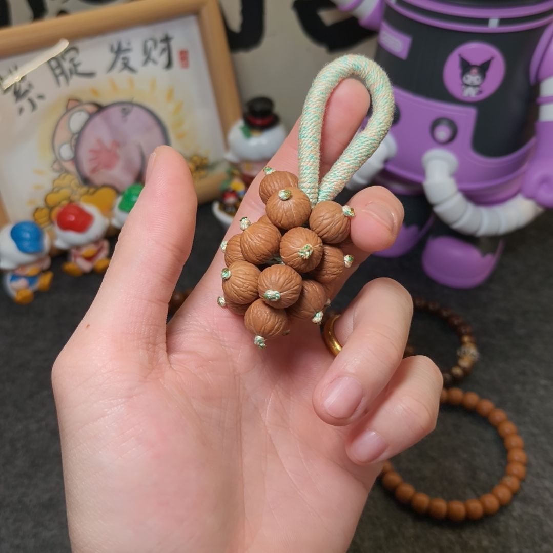 吊坠猴头核桃凤羽葡萄串