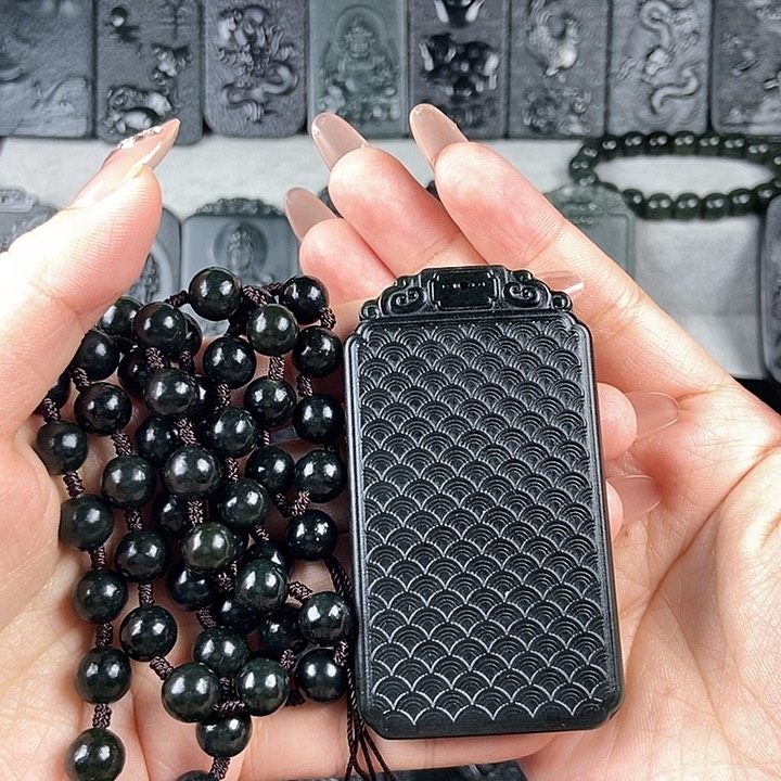 和田玉颈饰未镶嵌