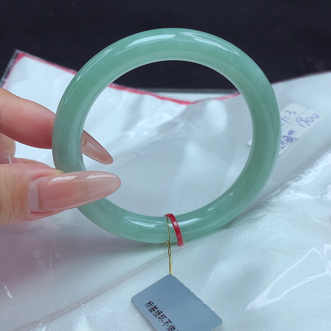 翡翠手镯未镶嵌57圈713