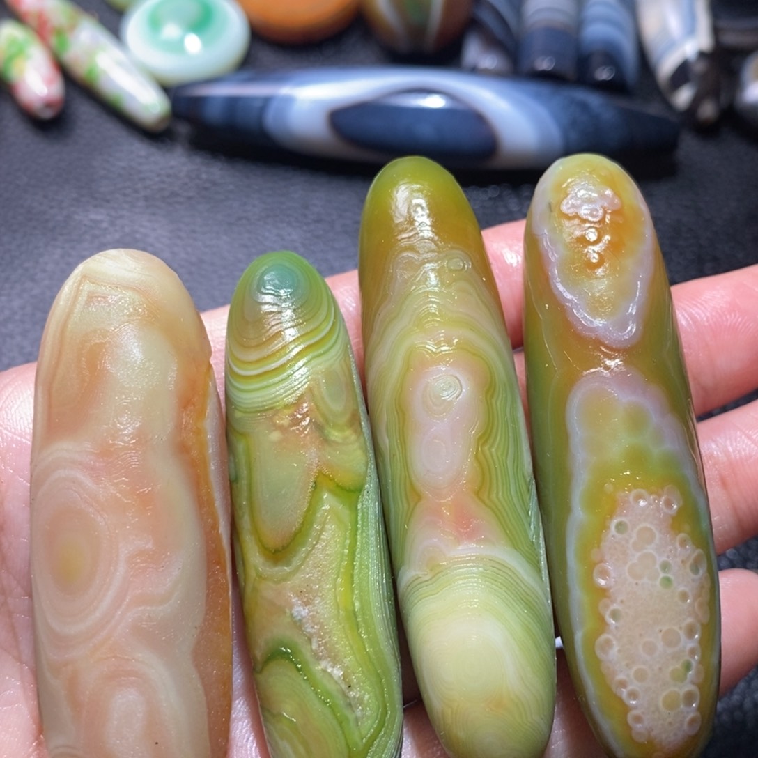 未镶嵌颈饰玛瑙/玉髓文****堂