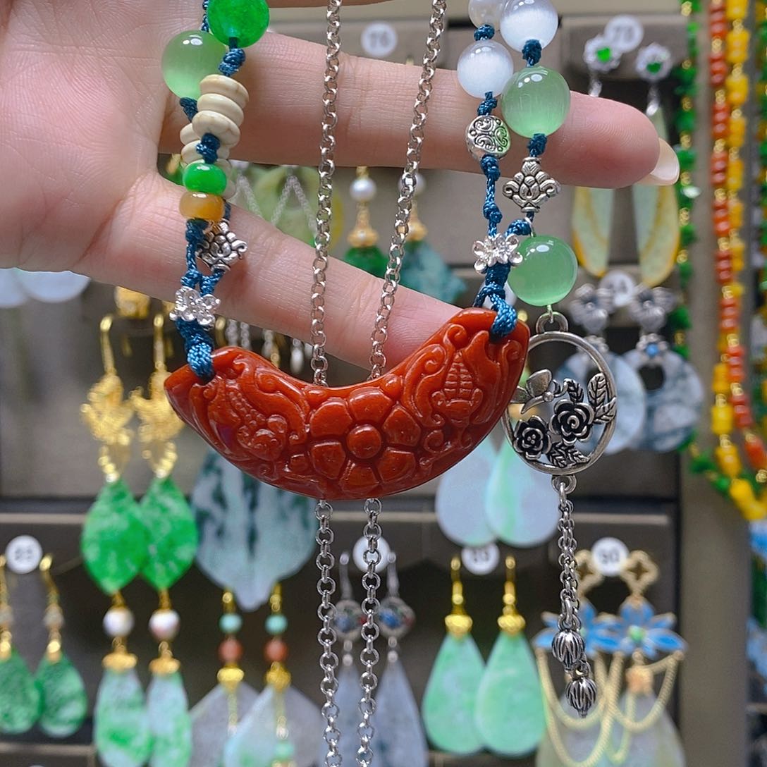 未镶嵌翡翠耳饰翡翠