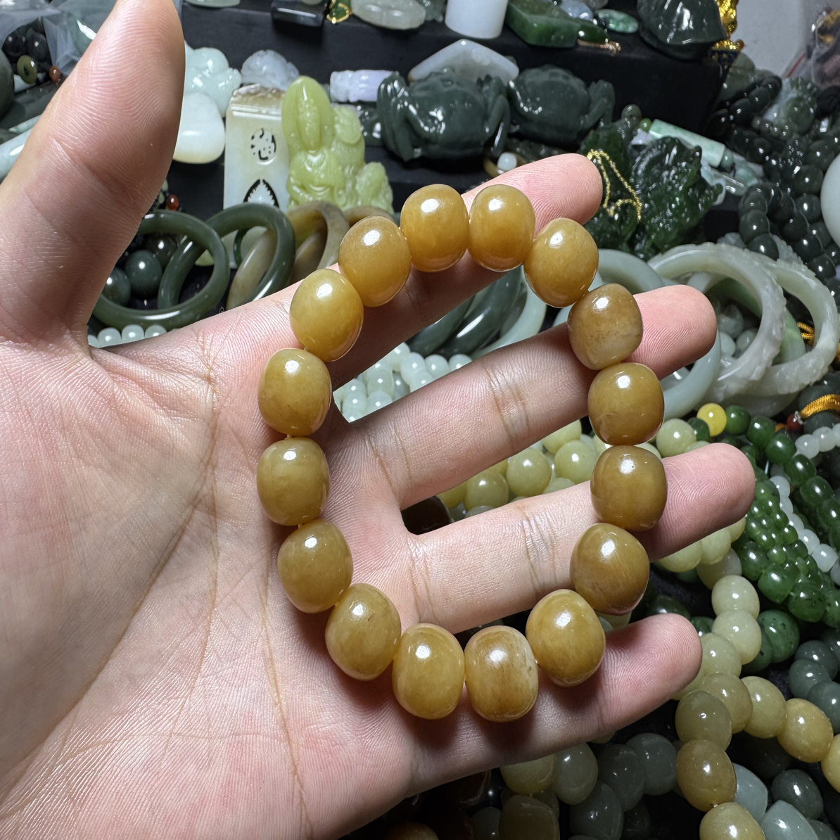 和田玉且末红糖卡14老型手串（微黑点）