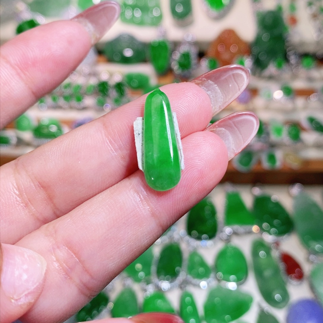 【闪购商品】未镶嵌挂件翡翠裸石