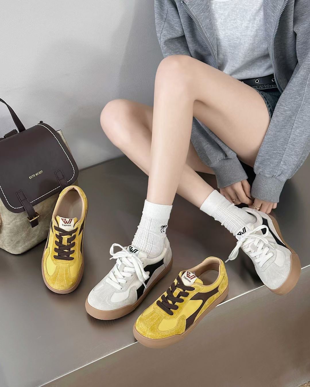 2025新款真皮复古平底德训鞋轻便防滑软底百搭休闲鞋