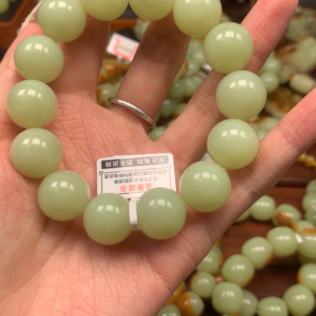 和田玉未镶嵌手串