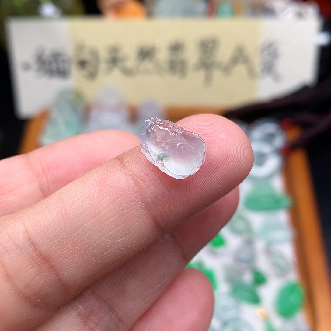 翡翠裸石缅甸天然A货翡翠冰种貔貅