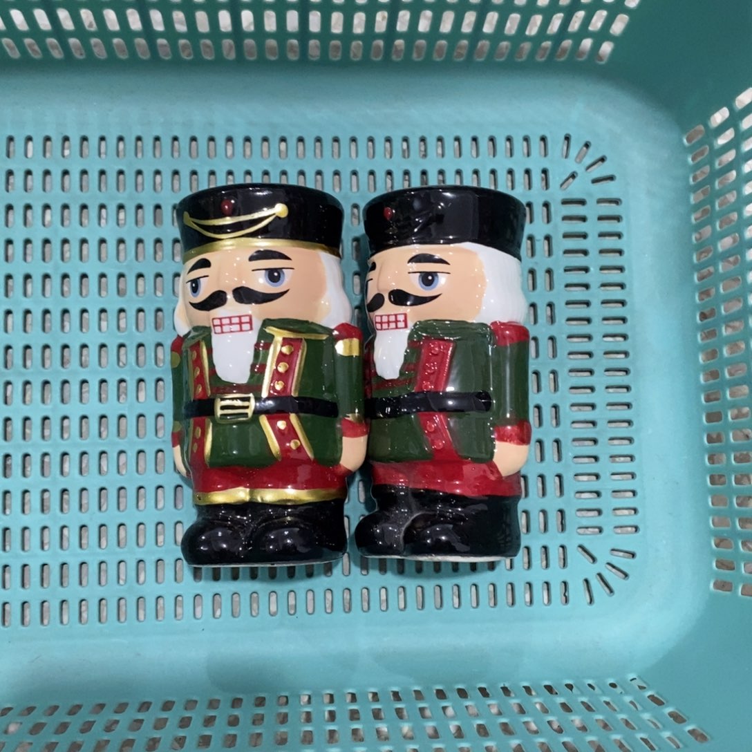 白***儿陶德化陶瓷微瑕冰裂18包邮介意慎拍