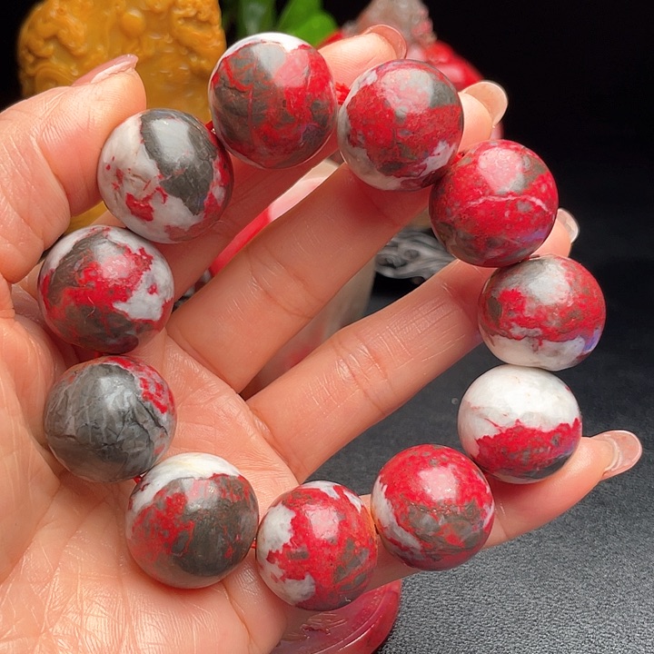 鸡血石鸡血石大圆珠手串