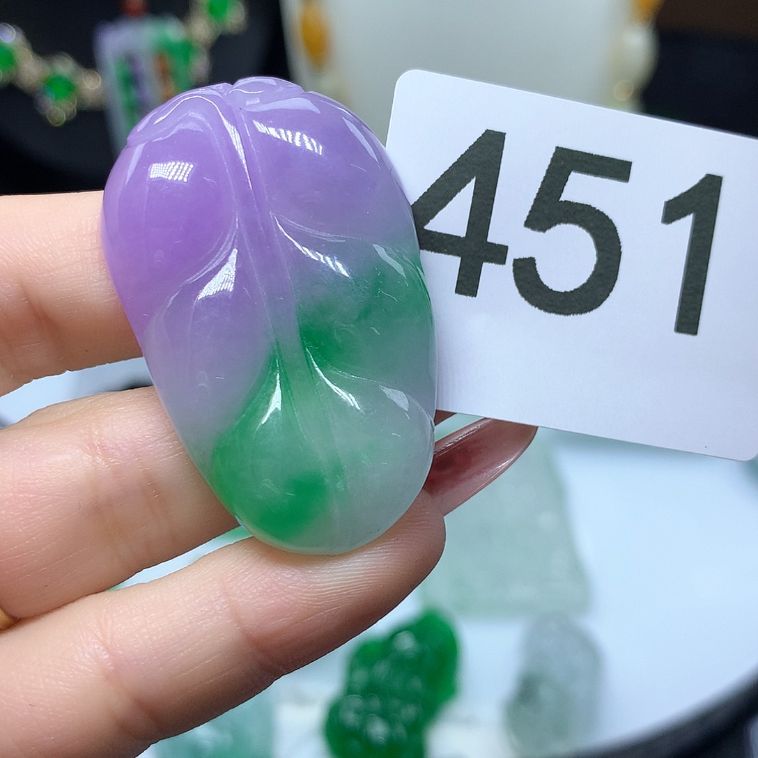 翡翠吊坠(赠链)未镶嵌