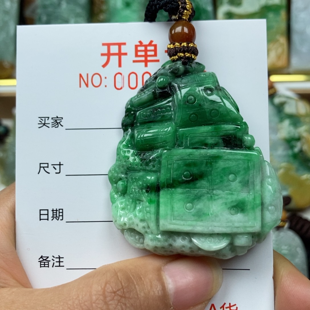 翡翠颈饰未镶嵌吊坠