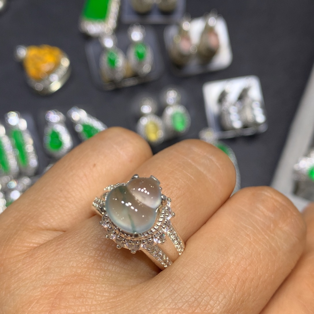 定制翡翠未镶嵌时尚买断不退