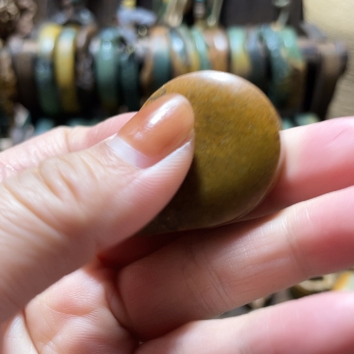 岫岩河磨玉（透闪石质玉）未镶嵌挂件广**田