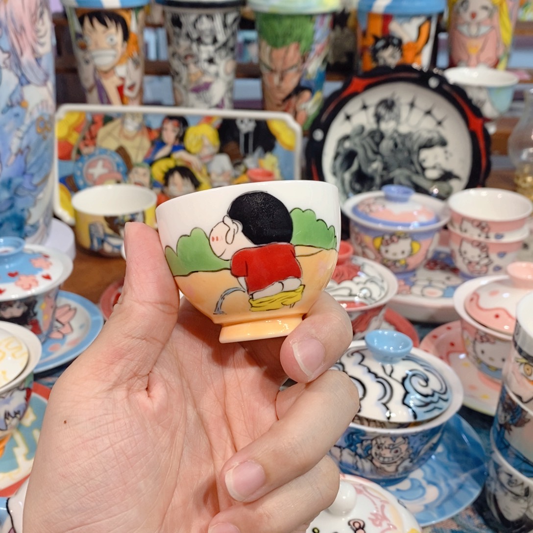 都是釉下彩手绘陶瓷