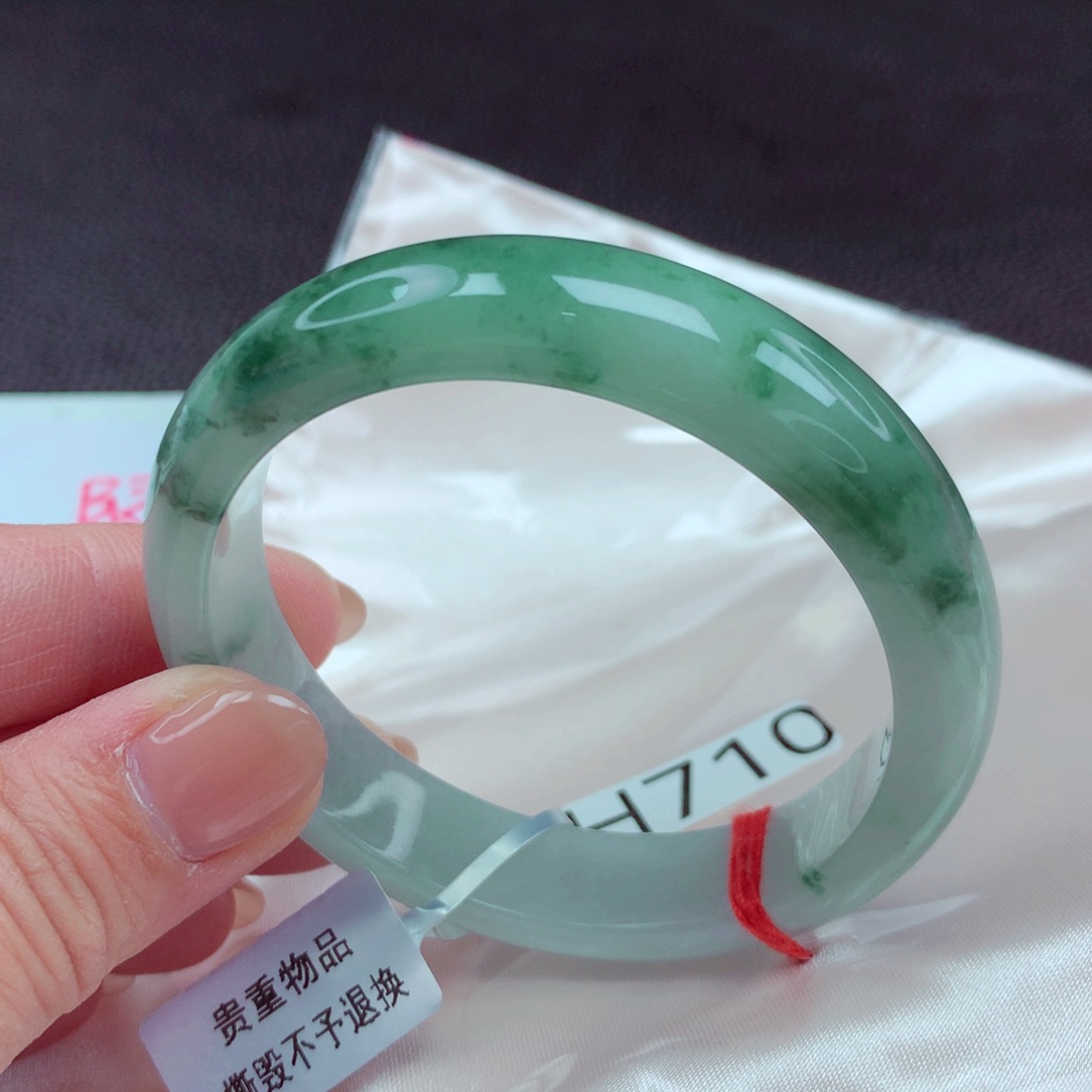 翡翠手镯未镶嵌手镯88