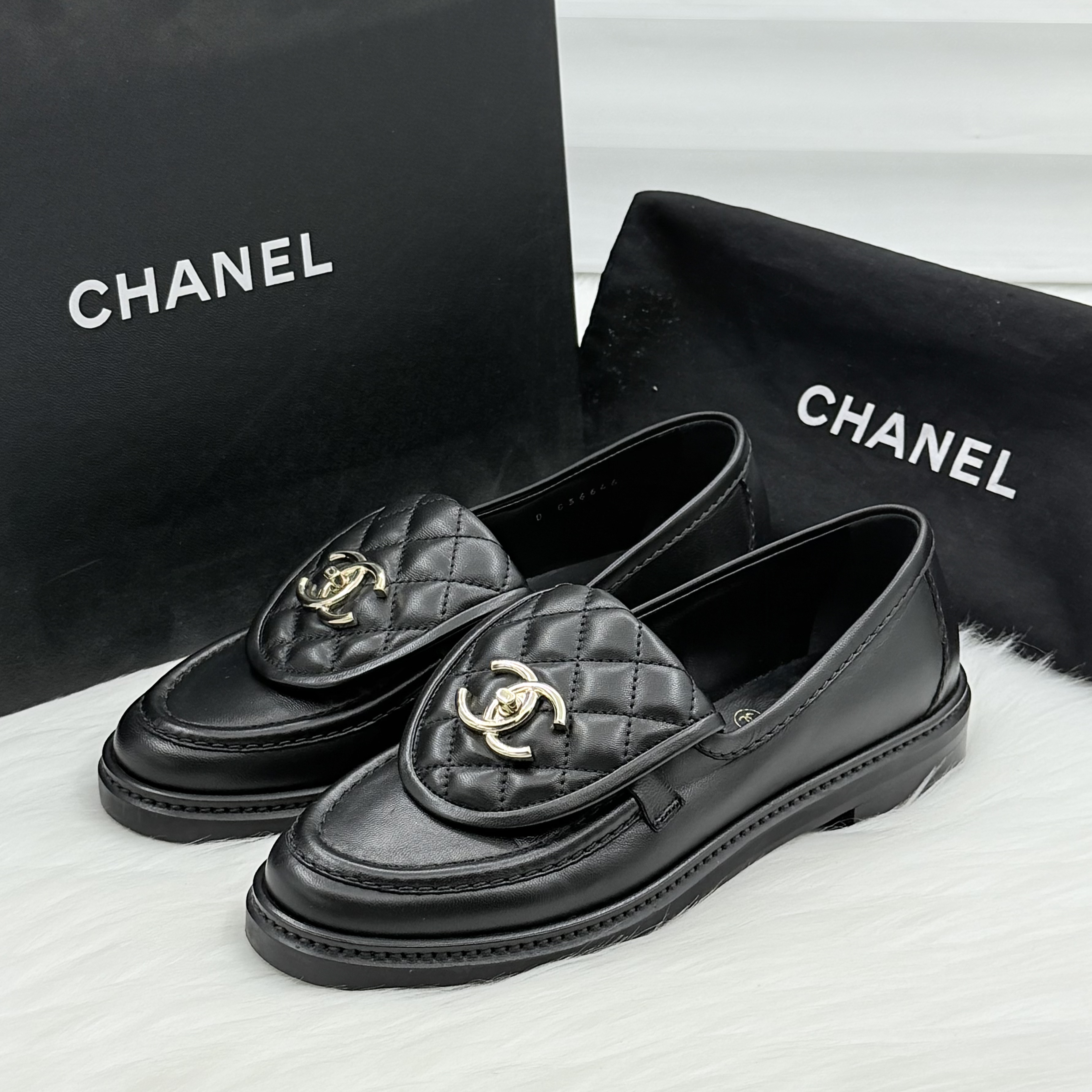 95新 Chanel/香奈儿 25S 书包扣乐福鞋 36.5码 公价1.3w c0646